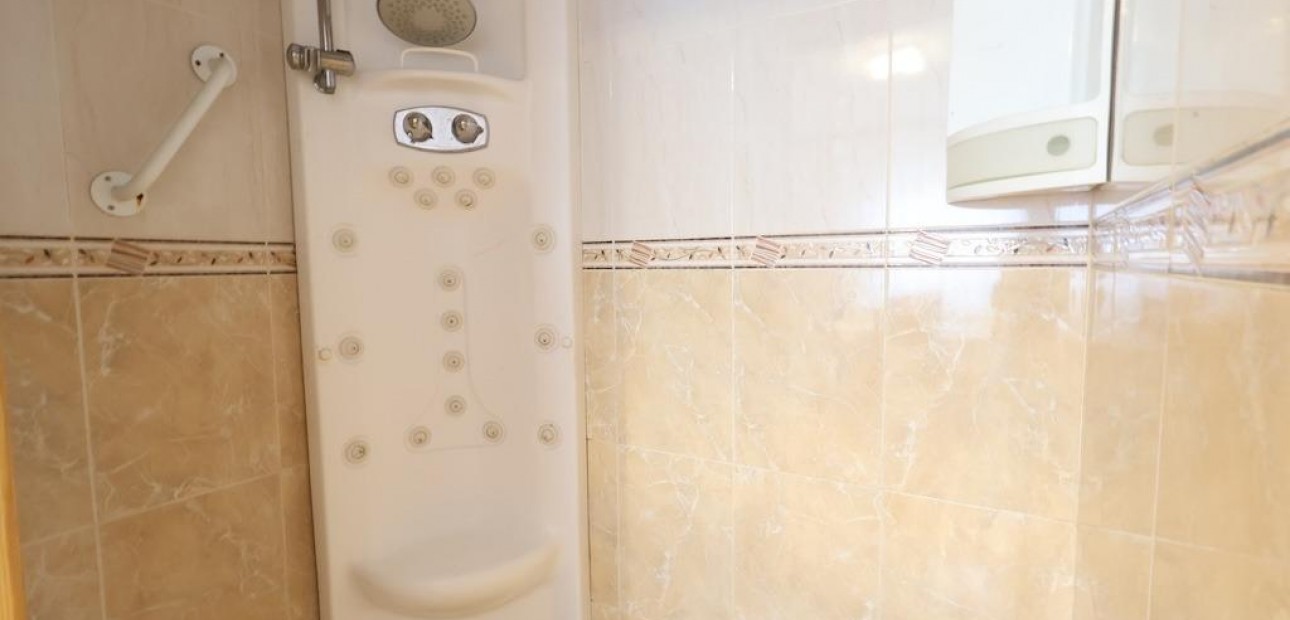 Herverkoop - Terraced house -
Torrevieja - El limonar