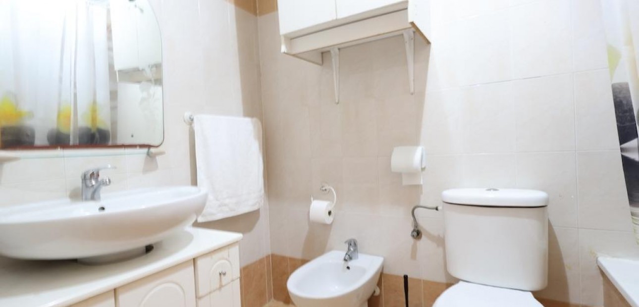 Herverkoop - Terraced house -
Torrevieja - El limonar