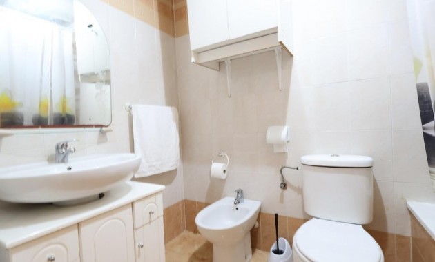 Herverkoop - Terraced house -
Torrevieja - El limonar