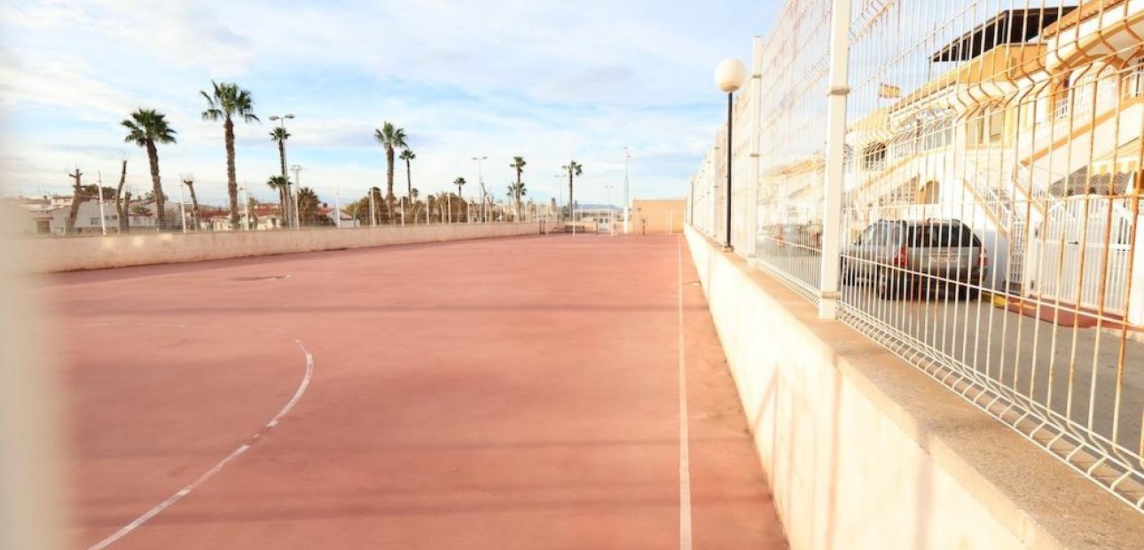 Herverkoop - Terraced house -
Torrevieja - El limonar