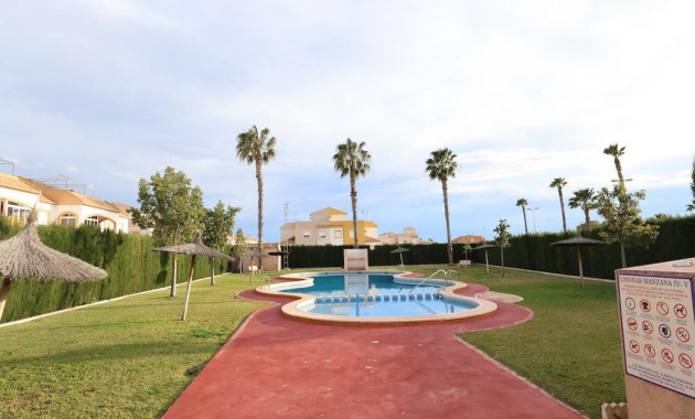 Herverkoop - Terraced house -
Torrevieja - El limonar