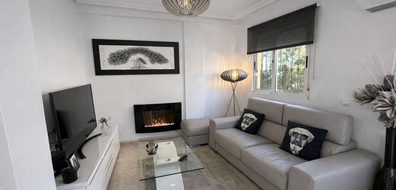 Herverkoop - Terraced house -
Torrevieja - La Siesta - El Salado - Torreta