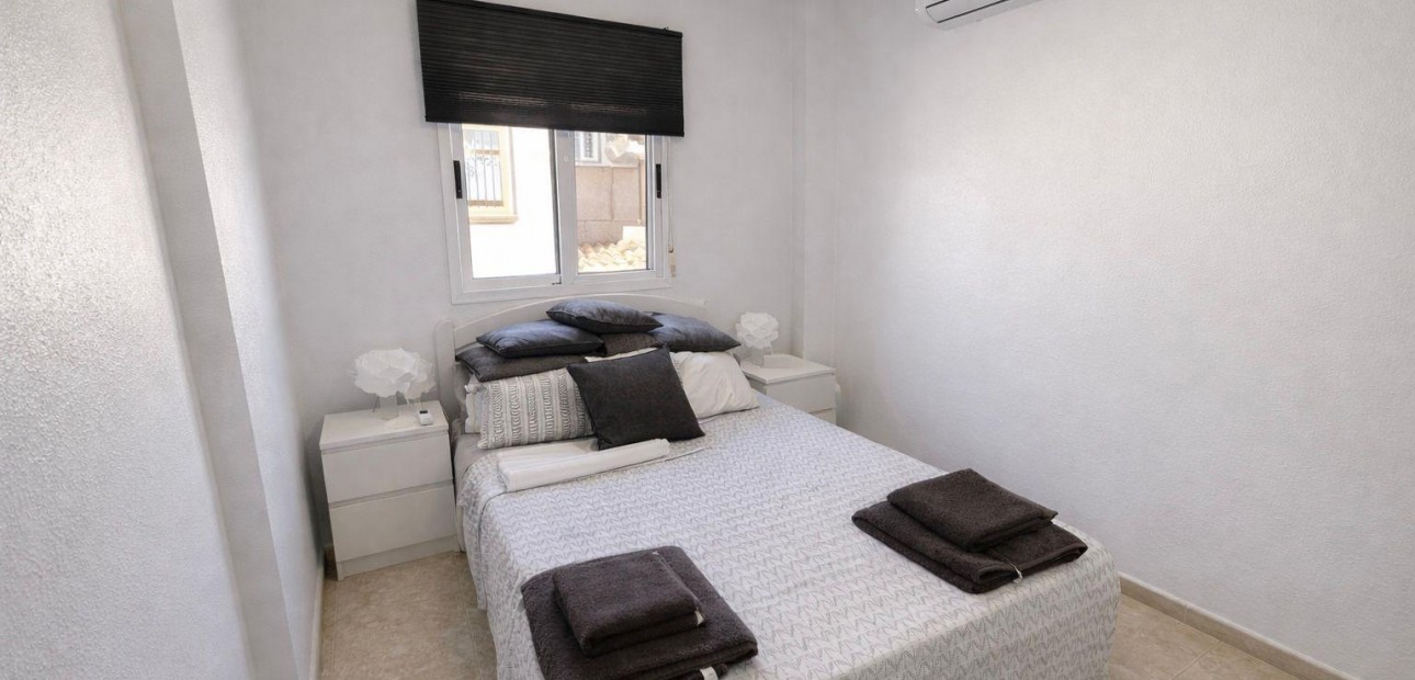 Herverkoop - Terraced house -
Torrevieja - La Siesta - El Salado - Torreta