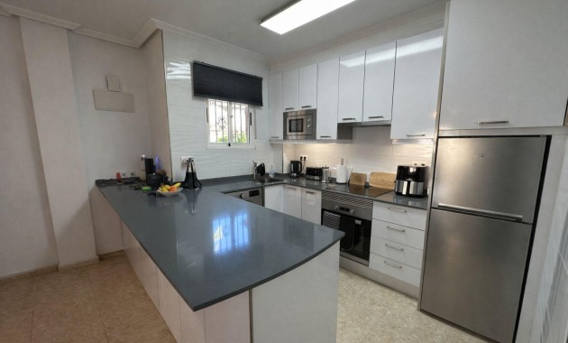 Herverkoop - Terraced house -
Torrevieja - La Siesta - El Salado - Torreta