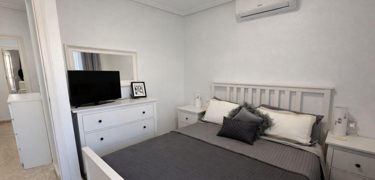 Herverkoop - Terraced house -
Torrevieja - La Siesta - El Salado - Torreta