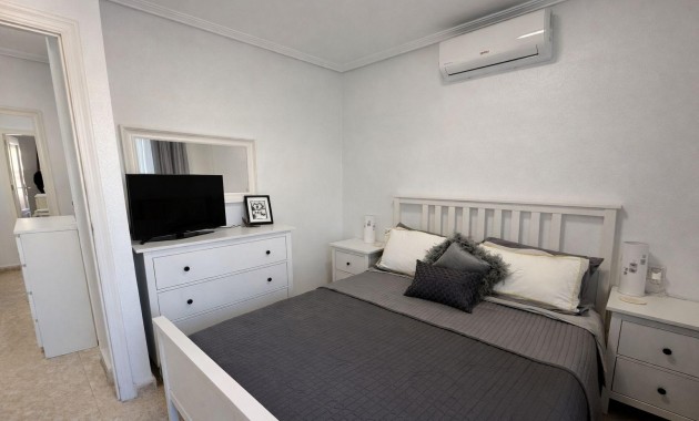 Herverkoop - Terraced house -
Torrevieja - La Siesta - El Salado - Torreta