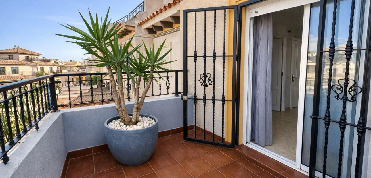 Herverkoop - Terraced house -
Torrevieja - La Siesta - El Salado - Torreta