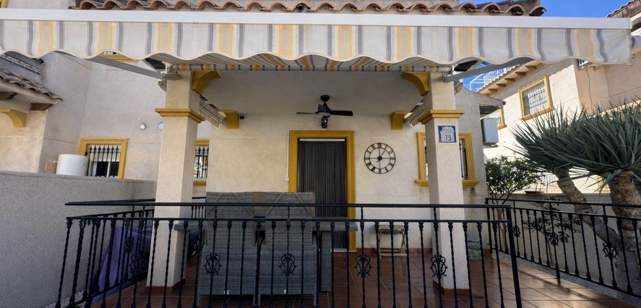 Herverkoop - Terraced house -
Torrevieja - La Siesta - El Salado - Torreta