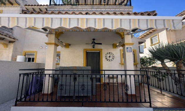 Herverkoop - Terraced house -
Torrevieja - La Siesta - El Salado - Torreta