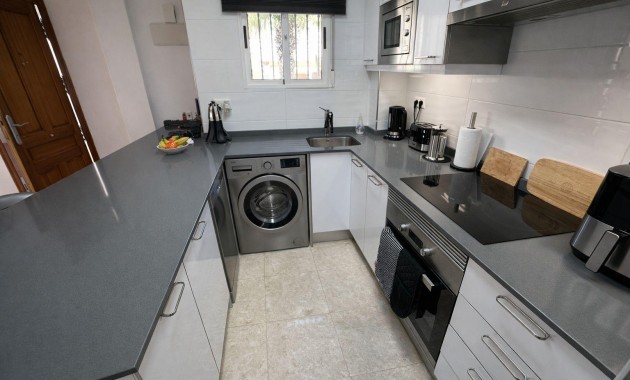 Herverkoop - Terraced house -
Torrevieja - La Siesta - El Salado - Torreta