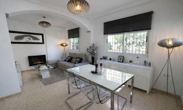 Herverkoop - Terraced house -
Torrevieja - La Siesta - El Salado - Torreta