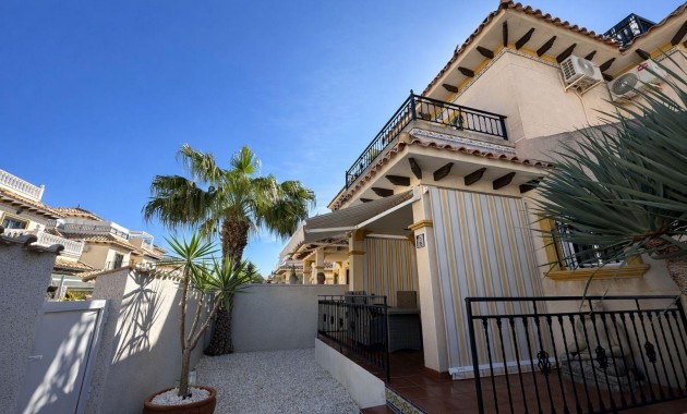 Herverkoop - Terraced house -
Torrevieja - La Siesta - El Salado - Torreta