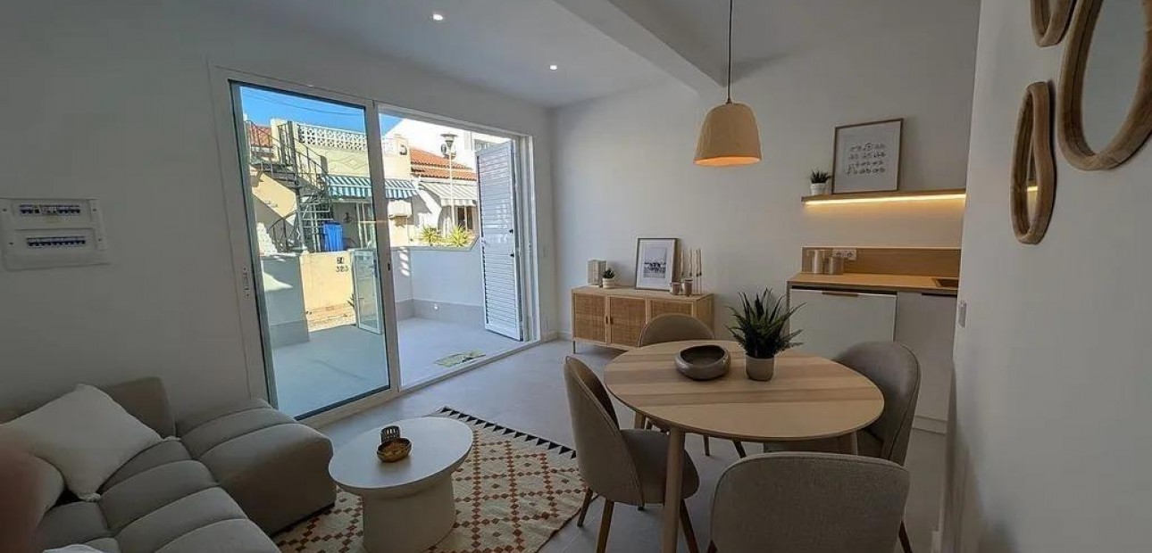 Venta - Bungalow -
Torrevieja - La Siesta - El Salado - Torreta