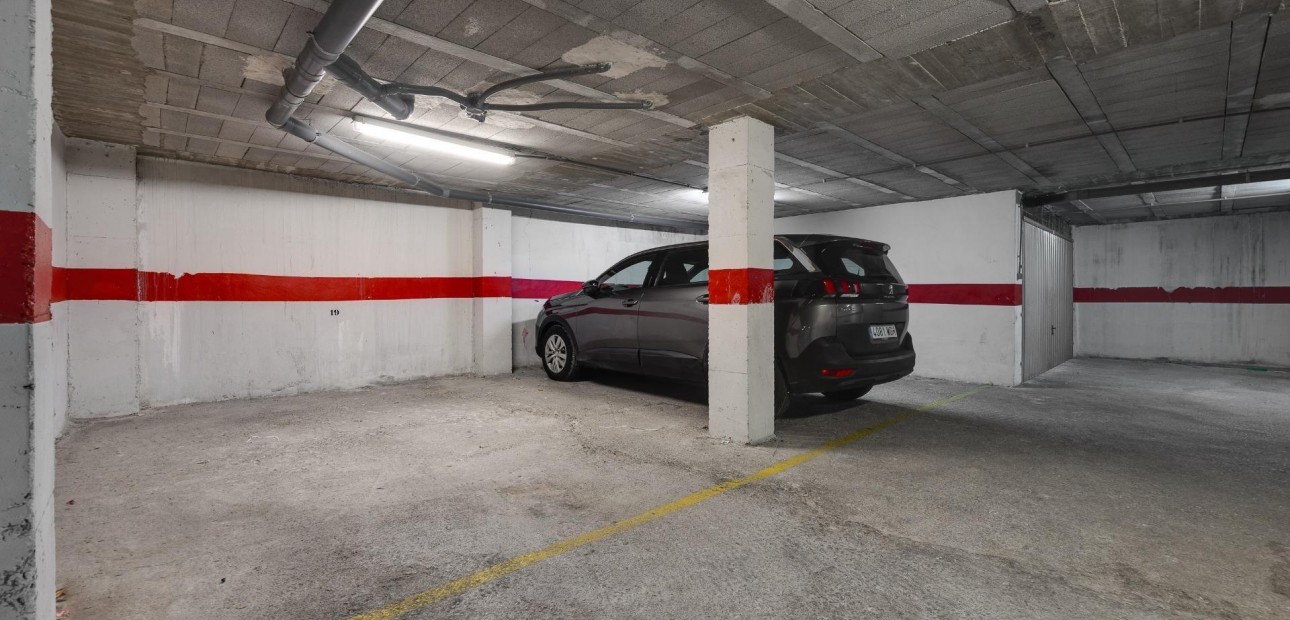 Venta - Garaje -
Torrevieja - Estacion de autobuses