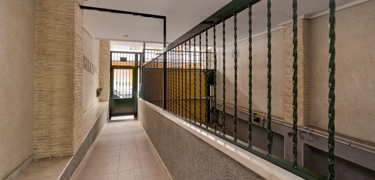 Venta - Garaje -
Torrevieja - Estacion de autobuses