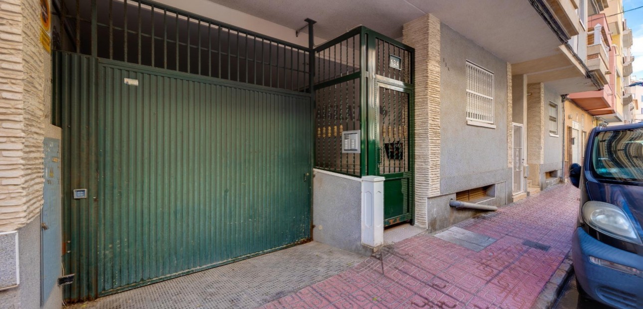 Venta - Garaje -
Torrevieja - Estacion de autobuses