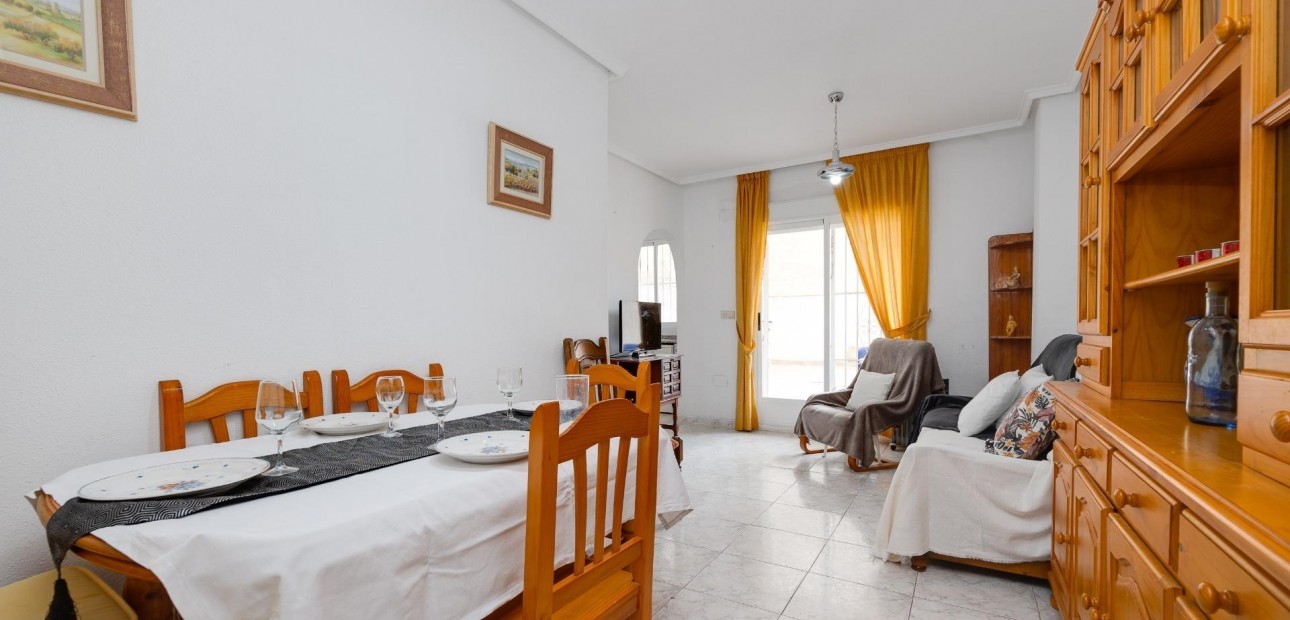 Sale - Apartment / flat -
Torrevieja - Estacion de autobuses