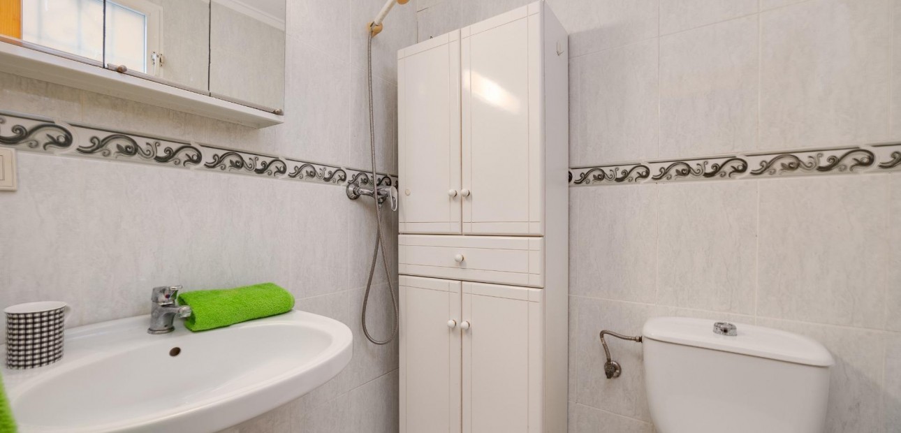 Sale - Apartment / flat -
Torrevieja - Estacion de autobuses