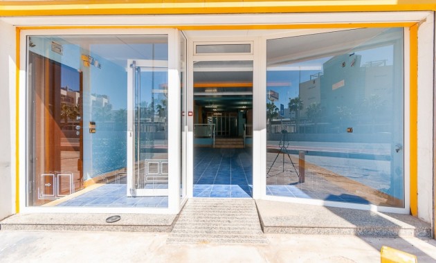 Herverkoop - Commercial Unit -
Orihuela Costa - La Regia