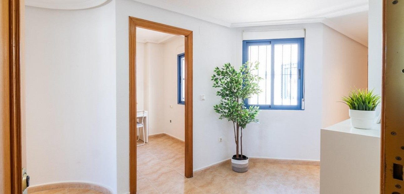 Sale - Penthouse -
Torrevieja - Centro