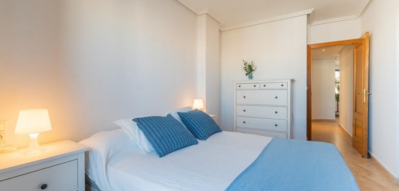 Sale - Penthouse -
Torrevieja - Centro