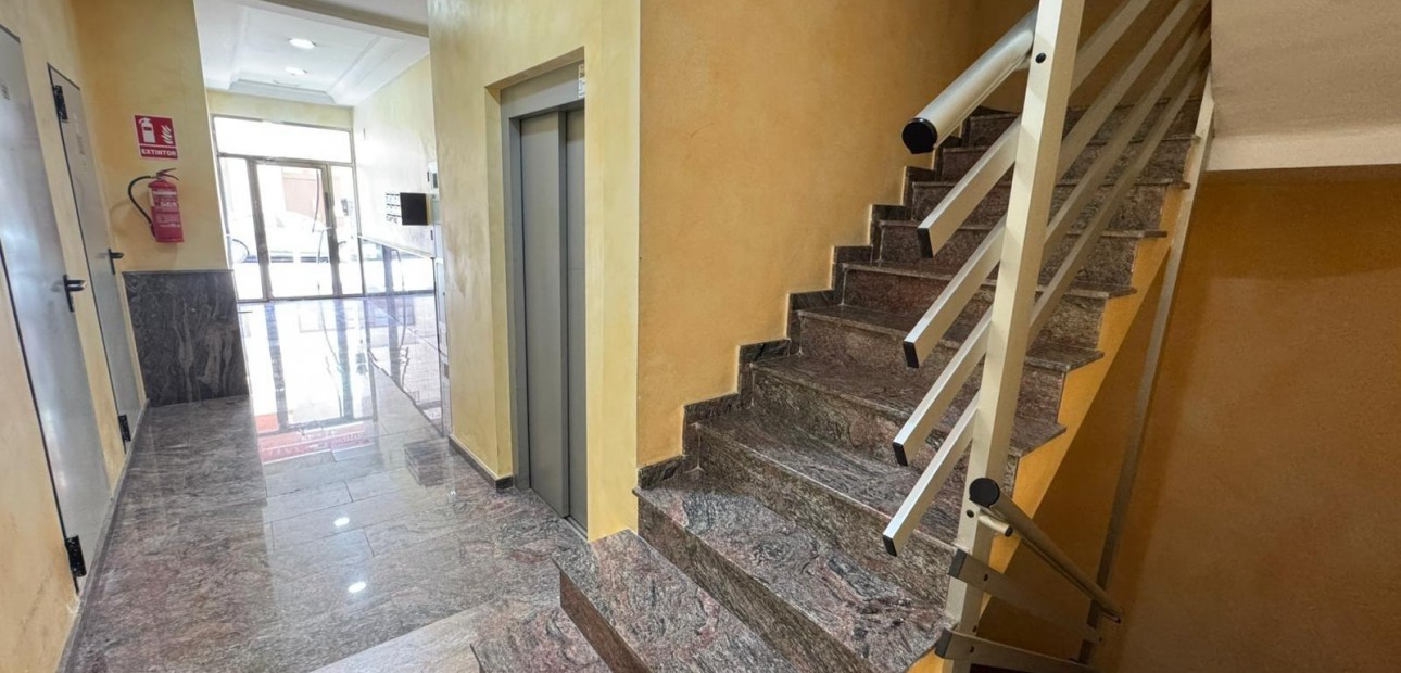 Sale - Garage -
Torrevieja - torrevieja