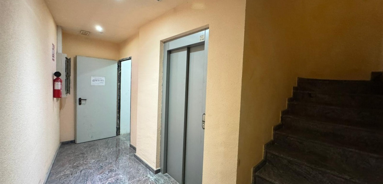 Sale - Garage -
Torrevieja - torrevieja