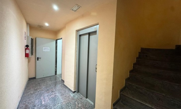 Sale - Garage -
Torrevieja - torrevieja