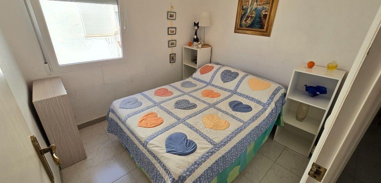 Sale - Apartment / flat -
Torrevieja - torrevieja