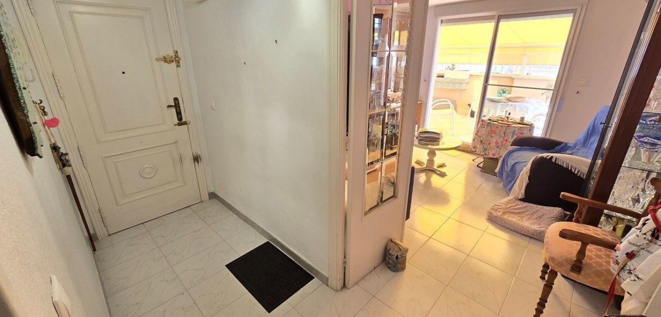 Sale - Apartment / flat -
Torrevieja - torrevieja