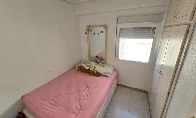 Sale - Apartment / flat -
Torrevieja - torrevieja