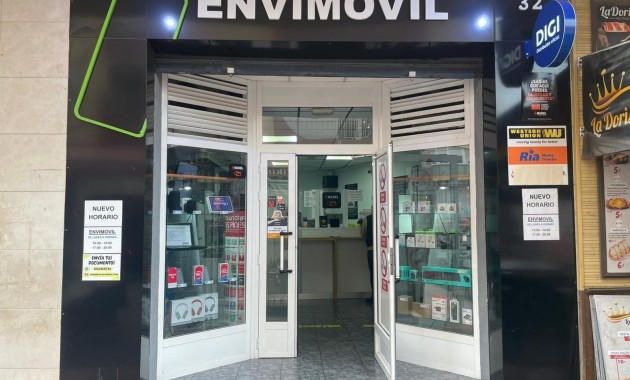 Verhuur - Commercial Unit -
Torrevieja - Centro