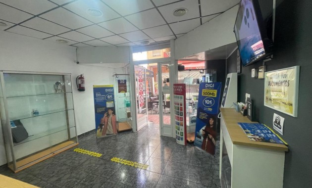 Verhuur - Commercial Unit -
Torrevieja - Centro