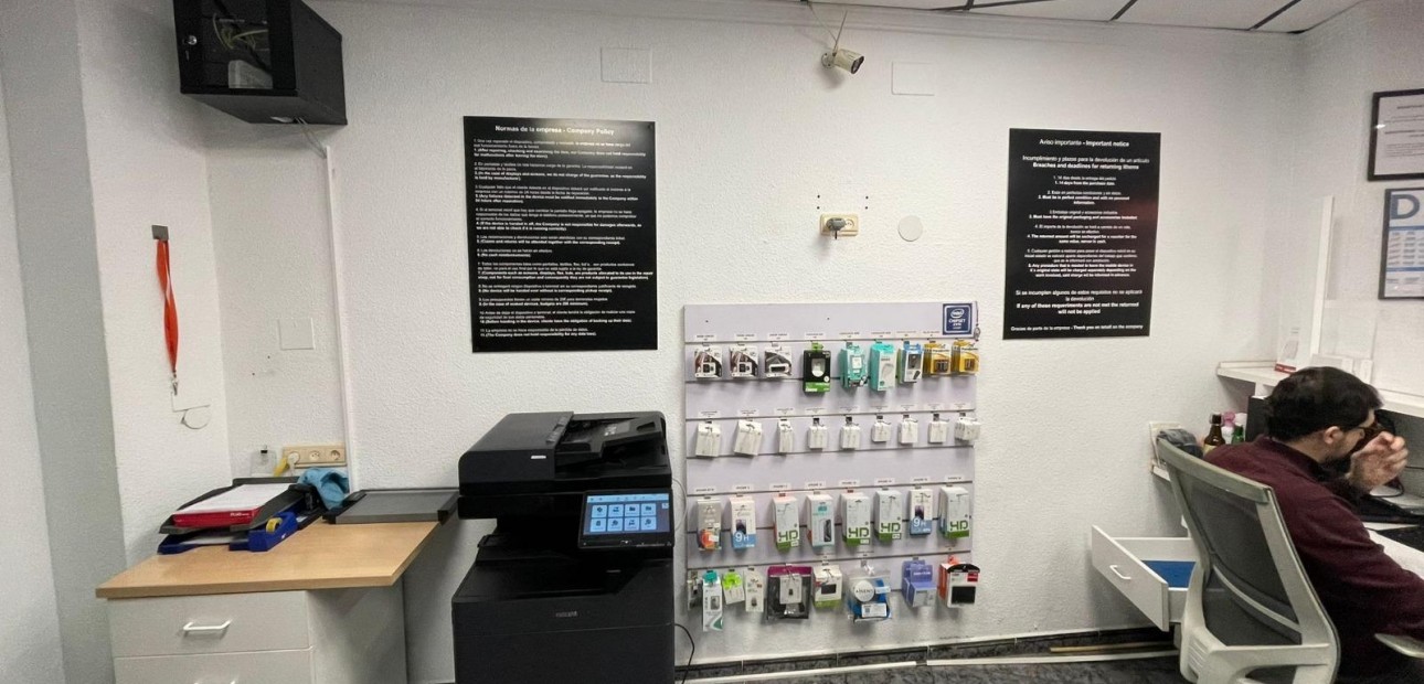 Verhuur - Commercial Unit -
Torrevieja - Centro