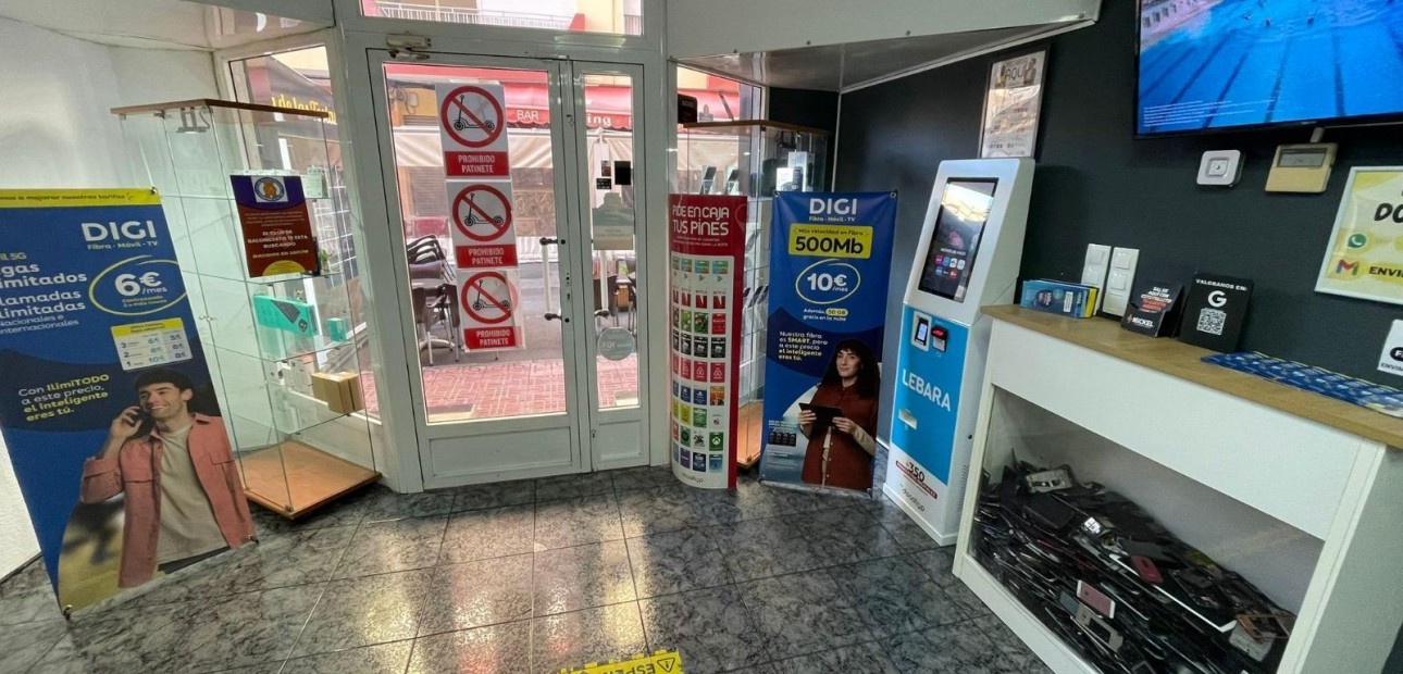 Verhuur - Commercial Unit -
Torrevieja - Centro