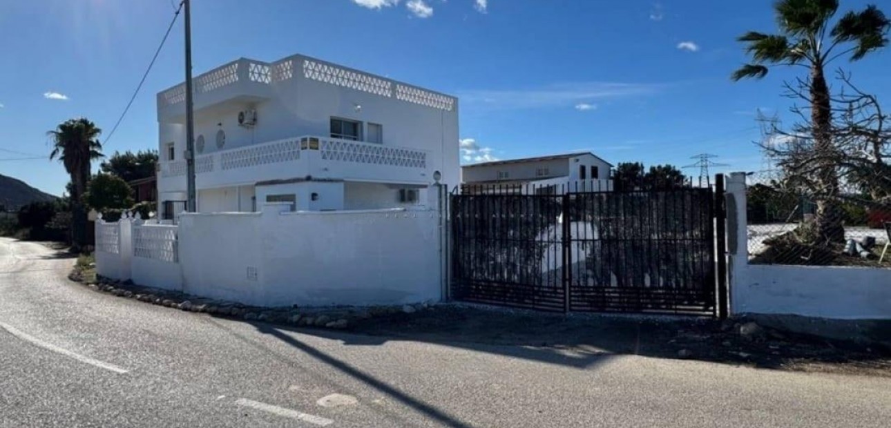 Venta - Villa -
Cox - Comunidad valenciana