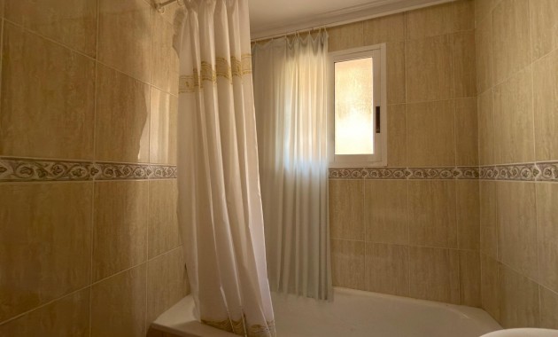 Venta - Apartamento / piso -
Torrevieja - Playa de los Locos
