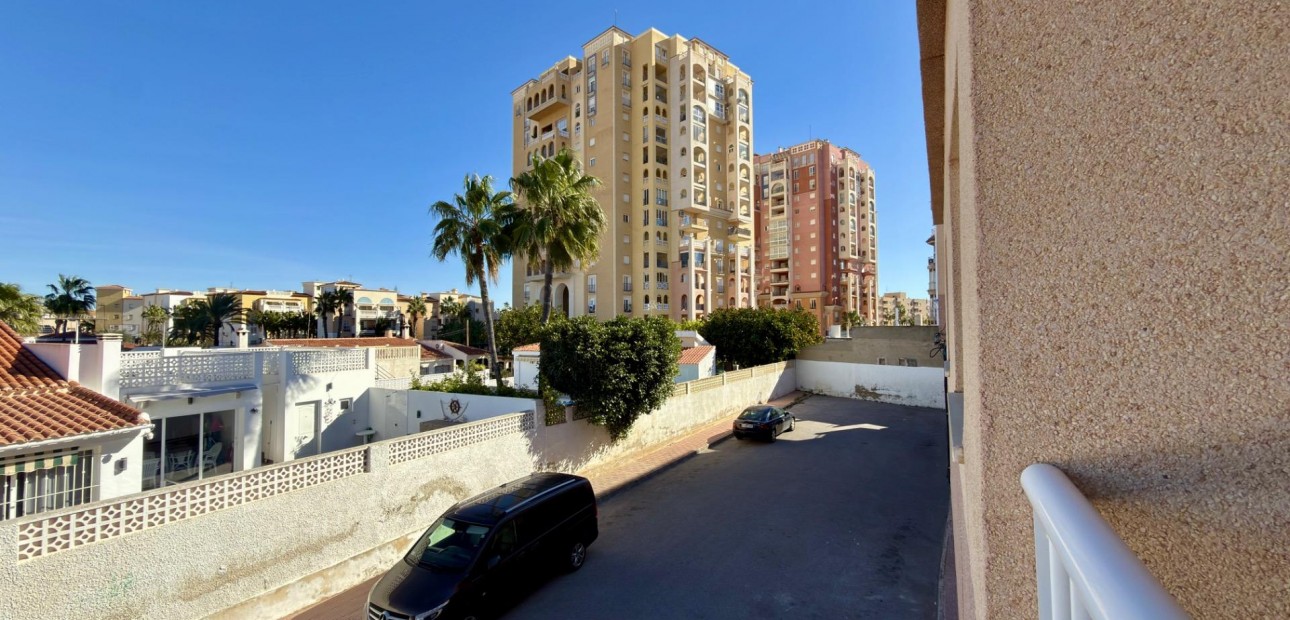 Venta - Apartamento / piso -
Torrevieja - Playa de los Locos