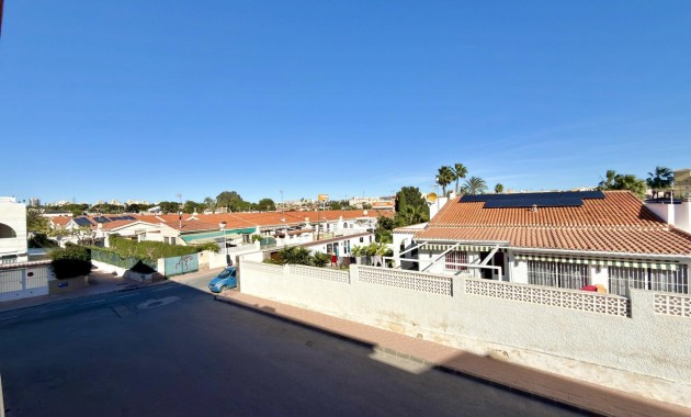 Venta - Apartamento / piso -
Torrevieja - Playa de los Locos