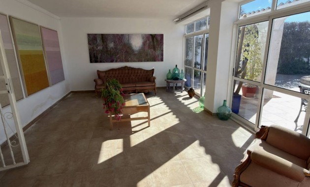 Venta - Finca / Country Property -
Rojales