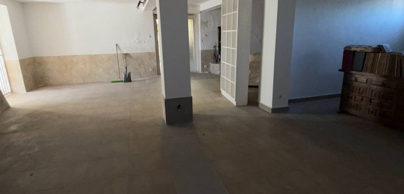 Venta - Finca / Country Property -
Rojales