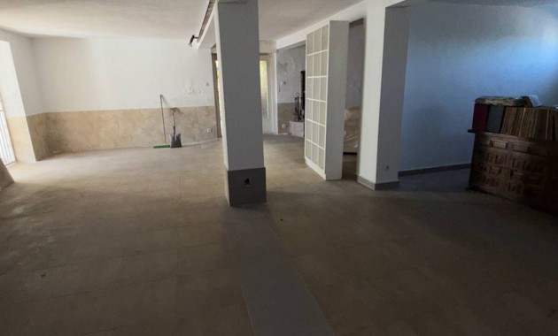 Venta - Finca / Country Property -
Rojales