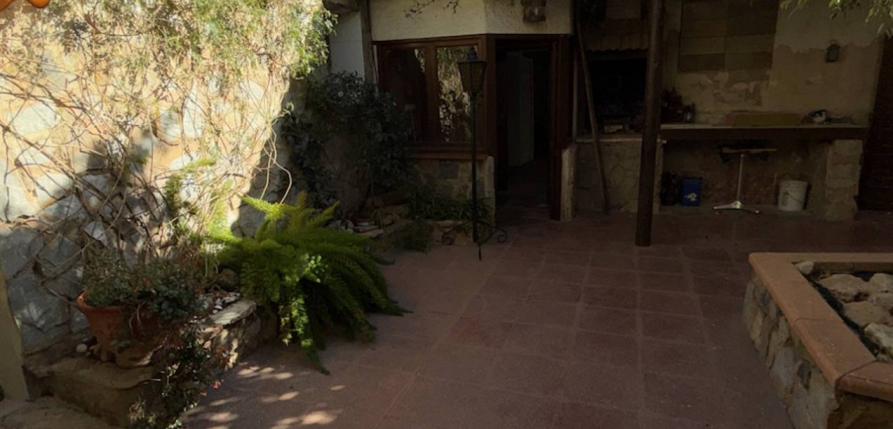 Venta - Finca / Country Property -
Rojales