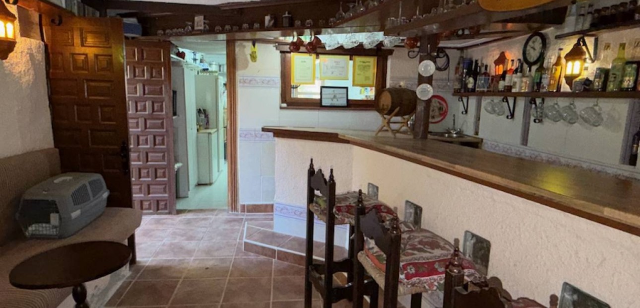 Venta - Finca / Country Property -
Rojales