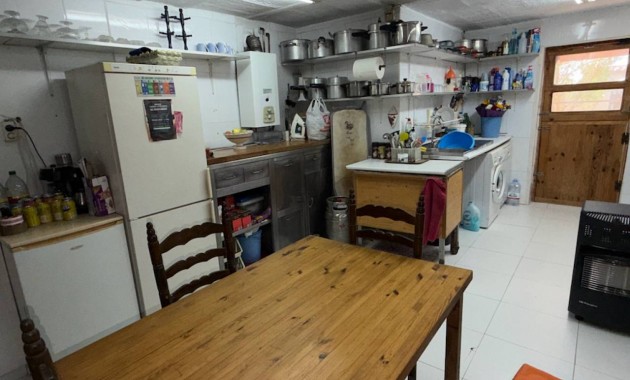 Venta - Finca / Country Property -
Rojales