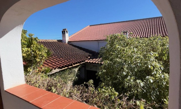 Venta - Finca / Country Property -
Rojales