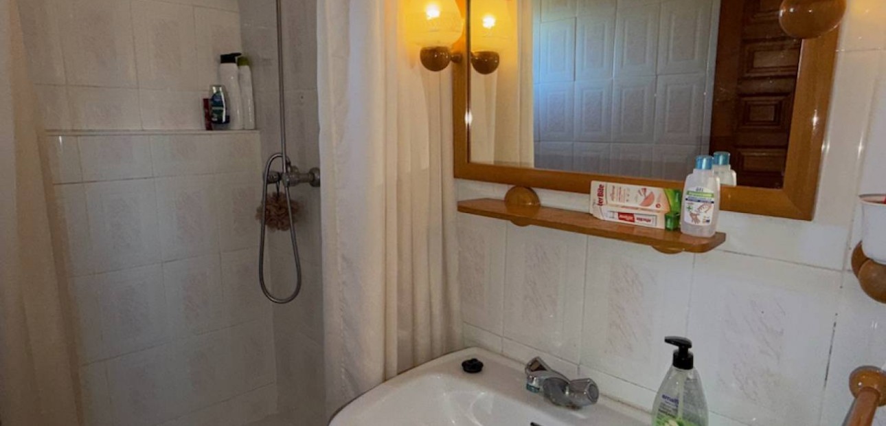 Venta - Finca / Country Property -
Rojales