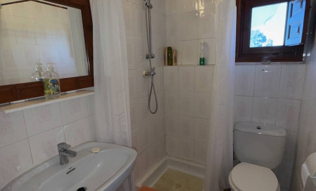 Venta - Finca / Country Property -
Rojales