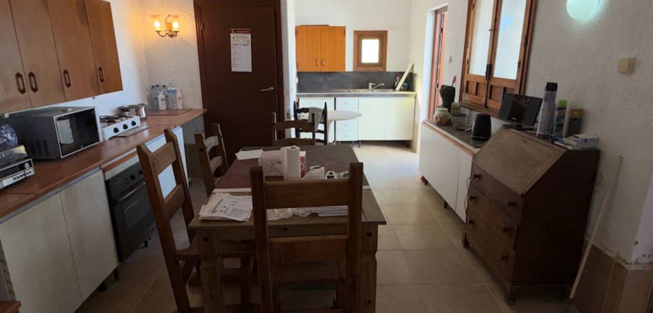 Venta - Finca / Country Property -
Rojales