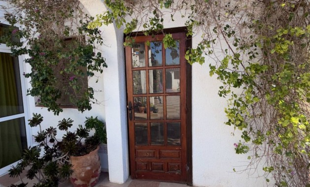 Venta - Finca / Country Property -
Rojales